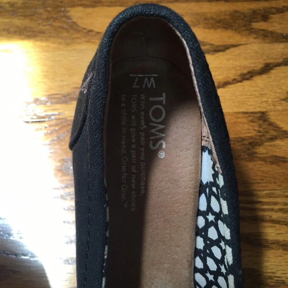 Toms Black Canvas Wedge Open Toe Shoes